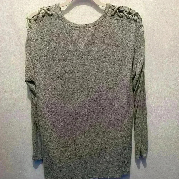 American Eagle Soft & Sexy Plush Small Vneck Gray Sweater S - Picture 2 of 4